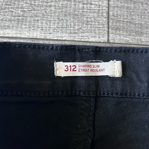 Levis jeans - Picture 2 of 7